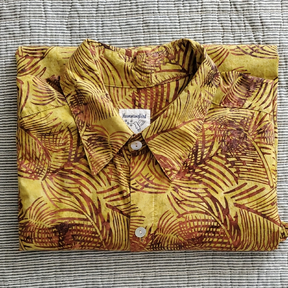Hummingbird Yellow & Brown Leaf-Print Short Sleeve Button-Up Shirt